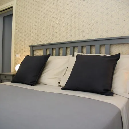Apartman Le Stanze Dei Pico 4 Camera Queen Moderna Con Balcone E Wifi In Piazza Costituente Mirandola