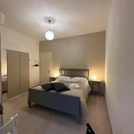 Le Stanze Dei Pico 4 Camera Queen Moderna Con Balcone E Wifi In Piazza Costituente Apartmán