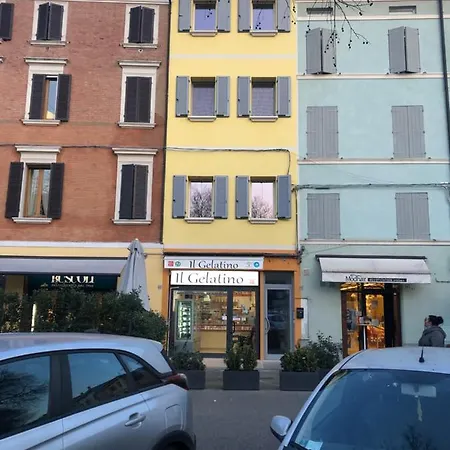 Le Stanze Dei Pico 4 Camera Queen Moderna Con Balcone E Wifi In Piazza Costituente Mirandola
