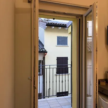 Le Stanze Dei Pico 4 Camera Queen Moderna Con Balcone E Wifi In Piazza Costituente Apartmán